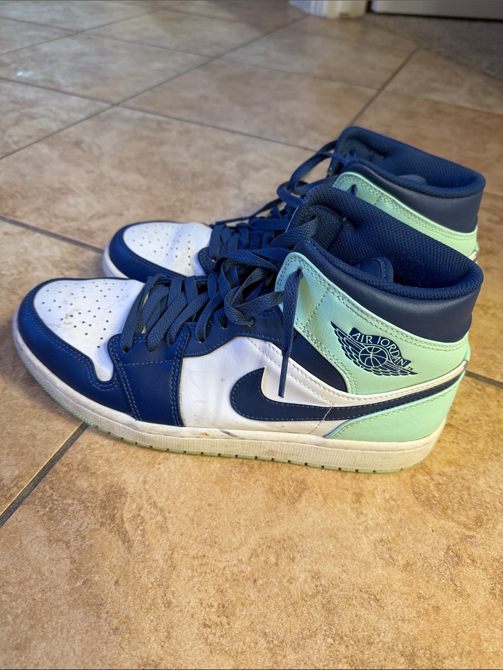 Nike Air Jordan 1 Mid Sneakers in Navy & Mint
